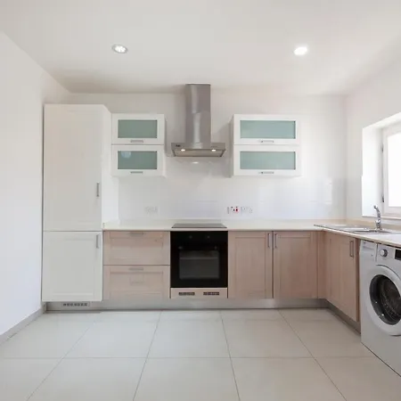 Apartamento High Floor - Apt With Comfy Sofa - Balcony & Wi-fi By 360 Estates *