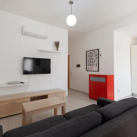 Apartamento High Floor - Apt With Comfy Sofa - Balcony & Wi-fi By 360 Estates Sliema