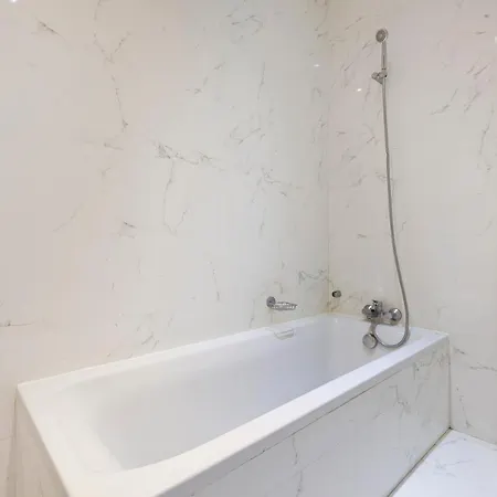 High Floor - Apt With Comfy Sofa - Balcony & Wi-fi By 360 Estates Apartamento