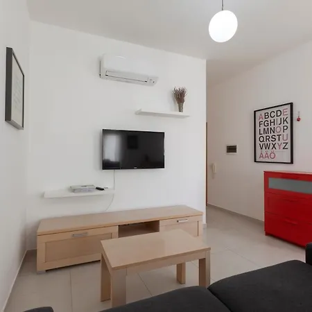 High Floor - Apt With Comfy Sofa - Balcony & Wi-fi By 360 Estates * Sliema